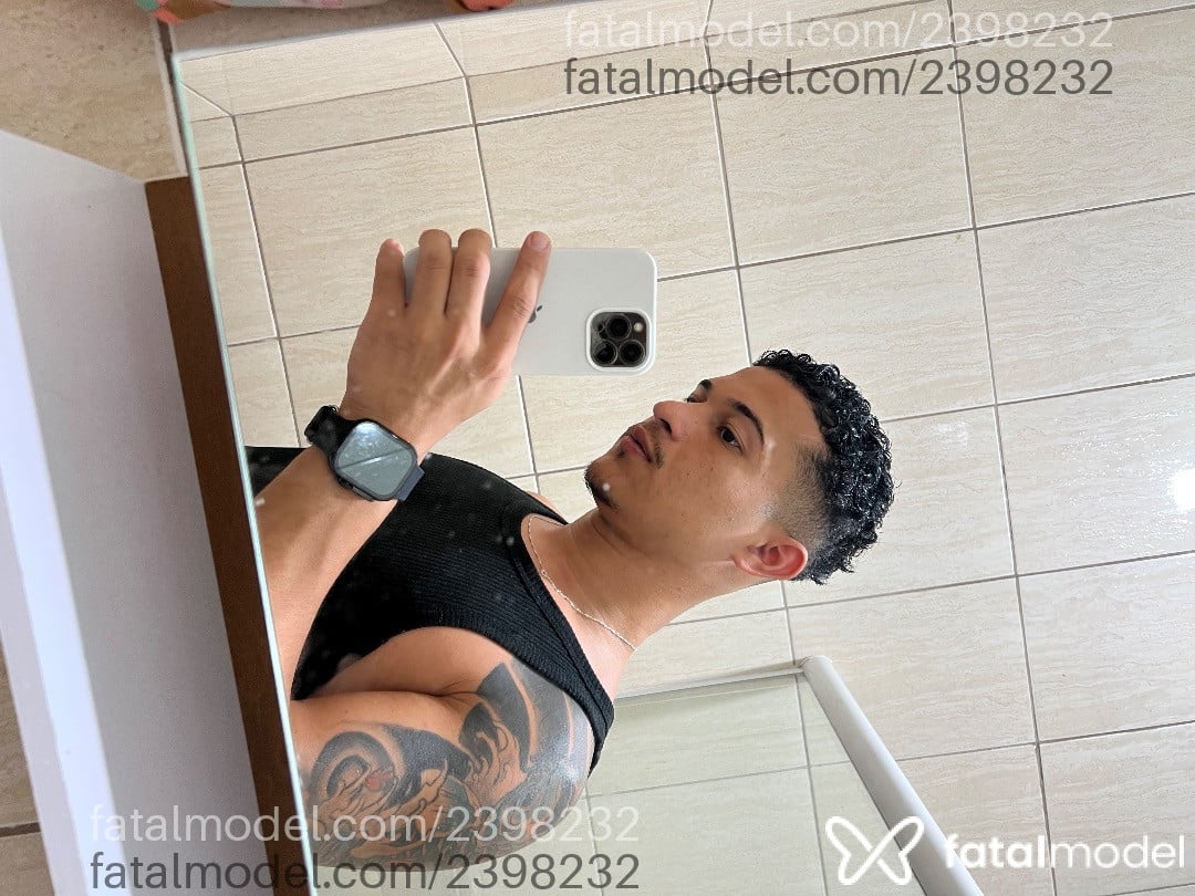 Acompanhante homem morena (o) de olhos castanhos em Rio de Janeiro Acompanhante homem morena (o) de olhos castanhos em Rio de Janeiro - Eduardo