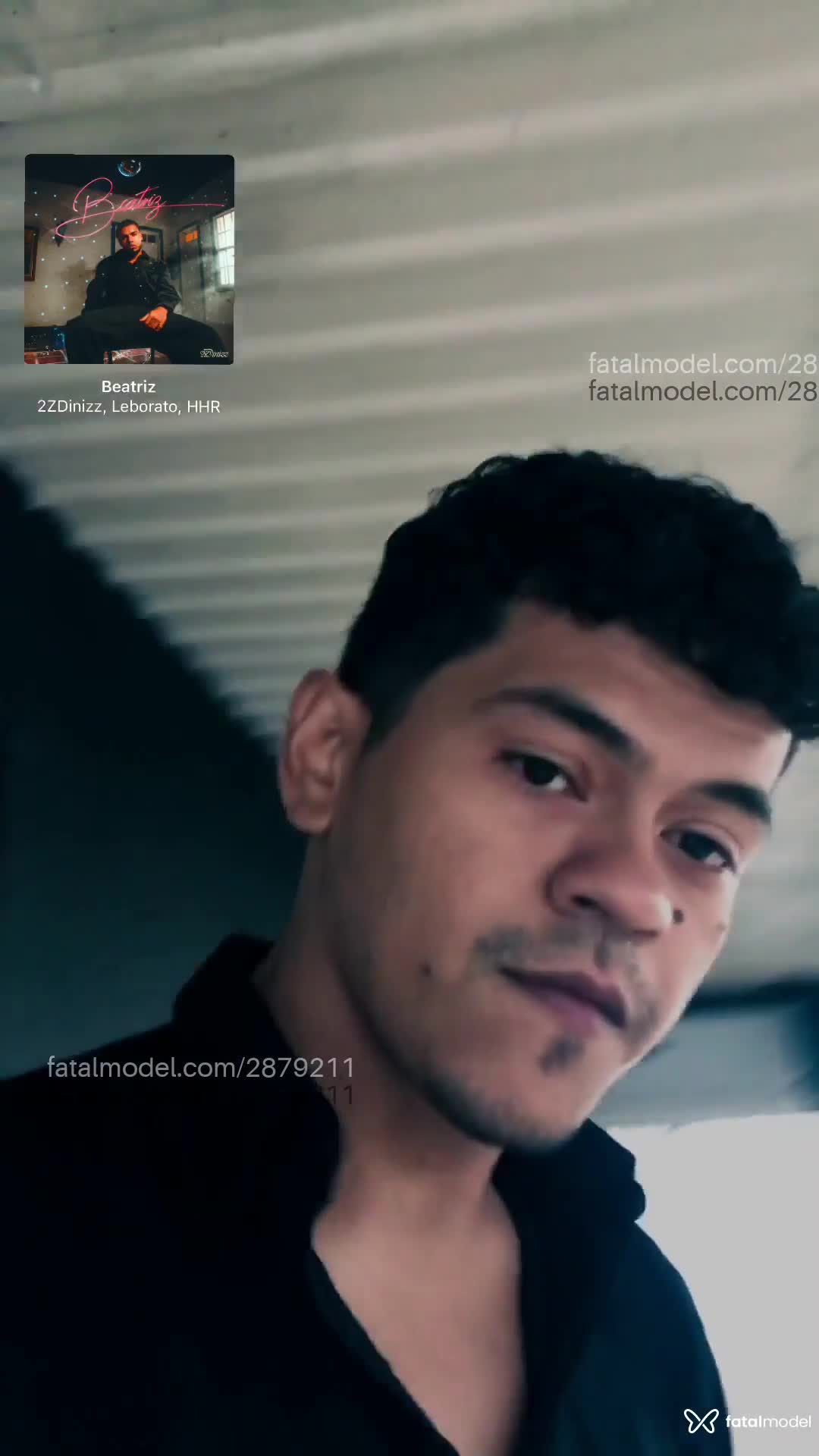 Acompanhante homem com cabelo castanho de olhos pretos - Zafir Acompanhante homem com cabelo castanho de olhos pretos - Zafir