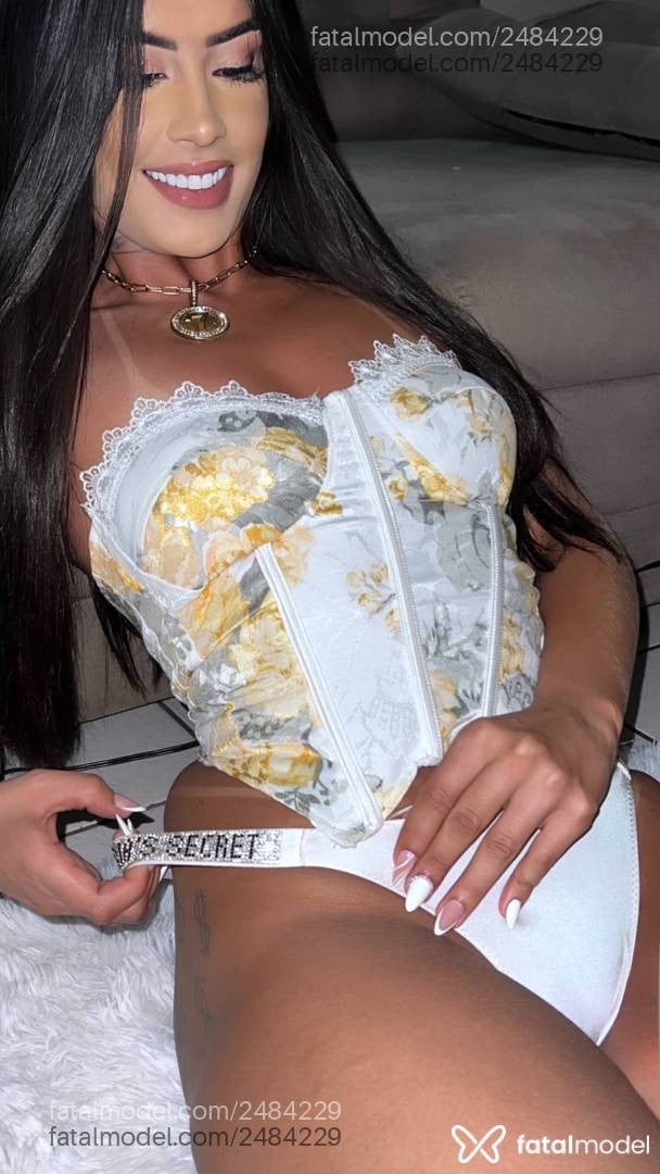 Acompanhante mulher morena (o) de olhos mel em Goiânia - Angel