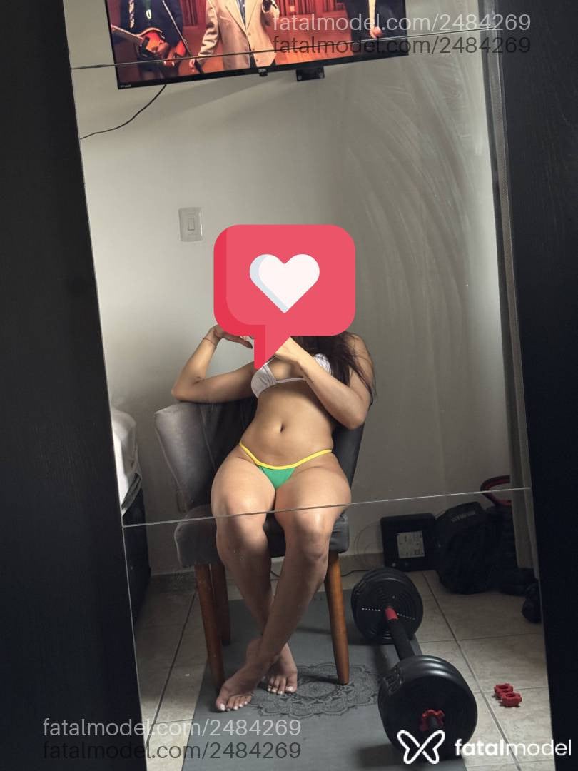 Acompanhante mulher com cabelo castanho de olhos castanhos em São Paulo - Akemi Maia