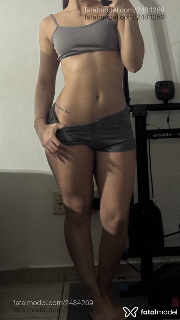 Acompanhante mulher com cabelo castanho de olhos castanhos em São Paulo Acompanhante mulher com cabelo castanho de olhos castanhos em São Paulo - Akemi Maia