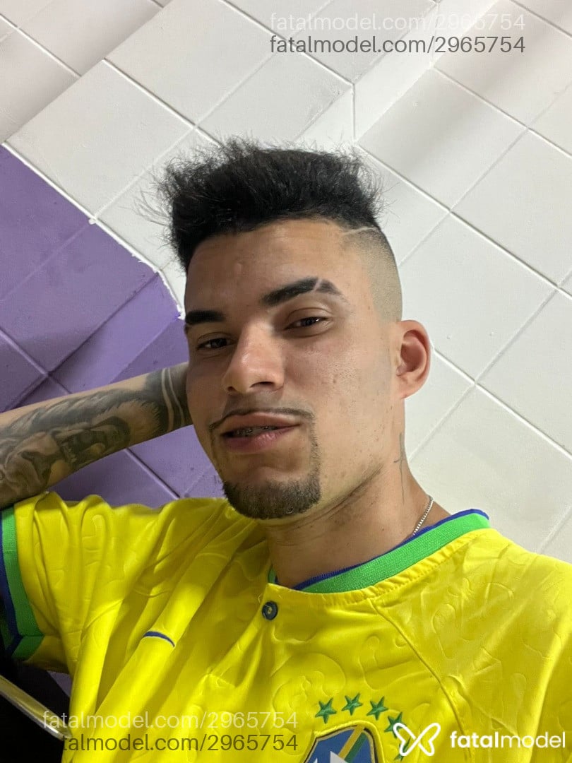 Acompanhante homem morena (o) de olhos pretos em São Paulo Acompanhante homem morena (o) de olhos pretos em São Paulo - Rony Taylor