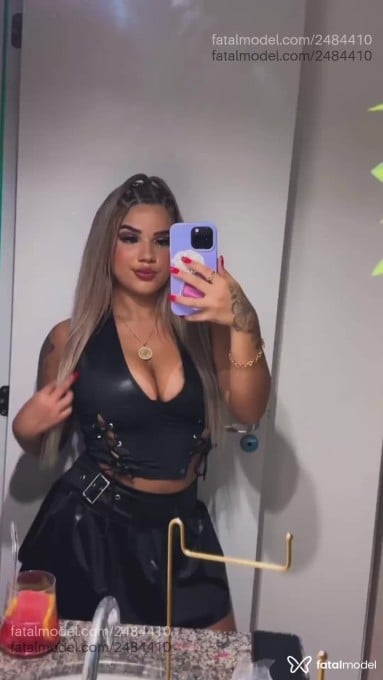 Acompanhante mulher loira (o) de olhos castanhos em Porto Alegre Acompanhante mulher loira (o) de olhos castanhos em Porto Alegre - Bianca