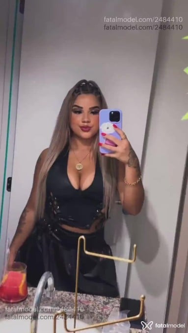 Acompanhante mulher loira (o) de olhos castanhos em Porto Alegre Acompanhante mulher loira (o) de olhos castanhos em Porto Alegre - Bianca
