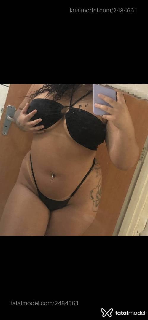 Acompanhante mulher morena (o) de olhos castanhos - Carla