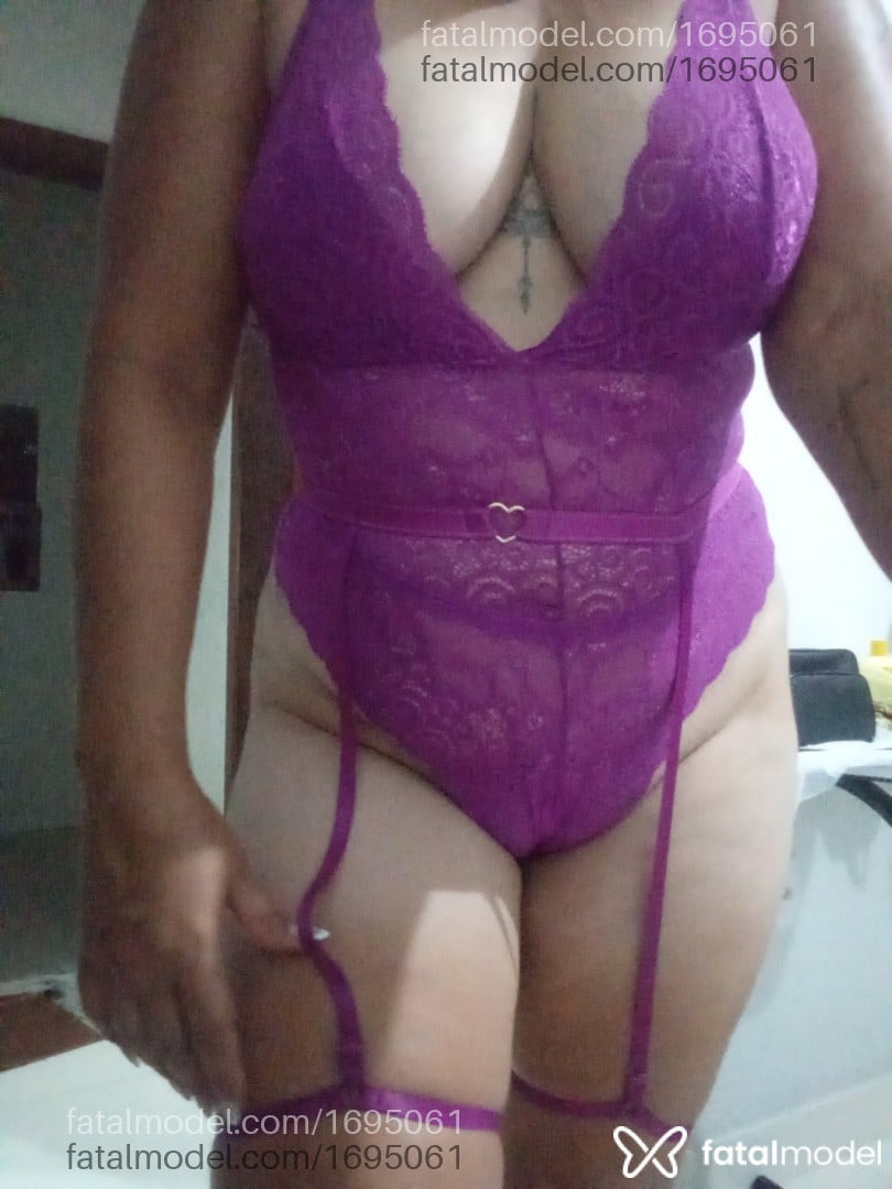 Acompanhante mulher com cabelo castanho de olhos castanhos - Bianca