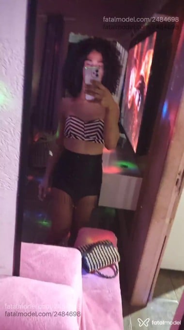 Acompanhante mulher trans morena (o) de olhos castanhos em Sinop - Leticya