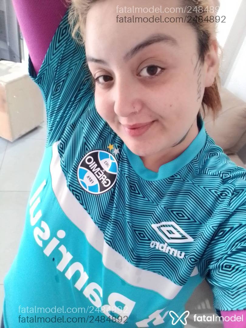 Acompanhante mulher loira (o) de olhos mel - Monique Marianna