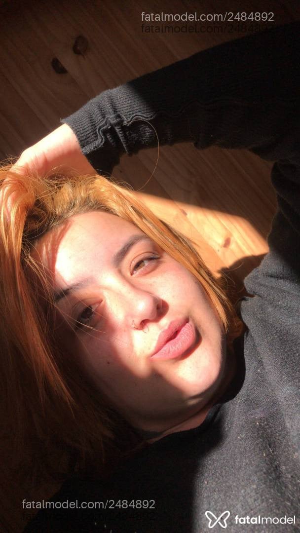 Acompanhante mulher loira (o) de olhos mel - Monique Marianna