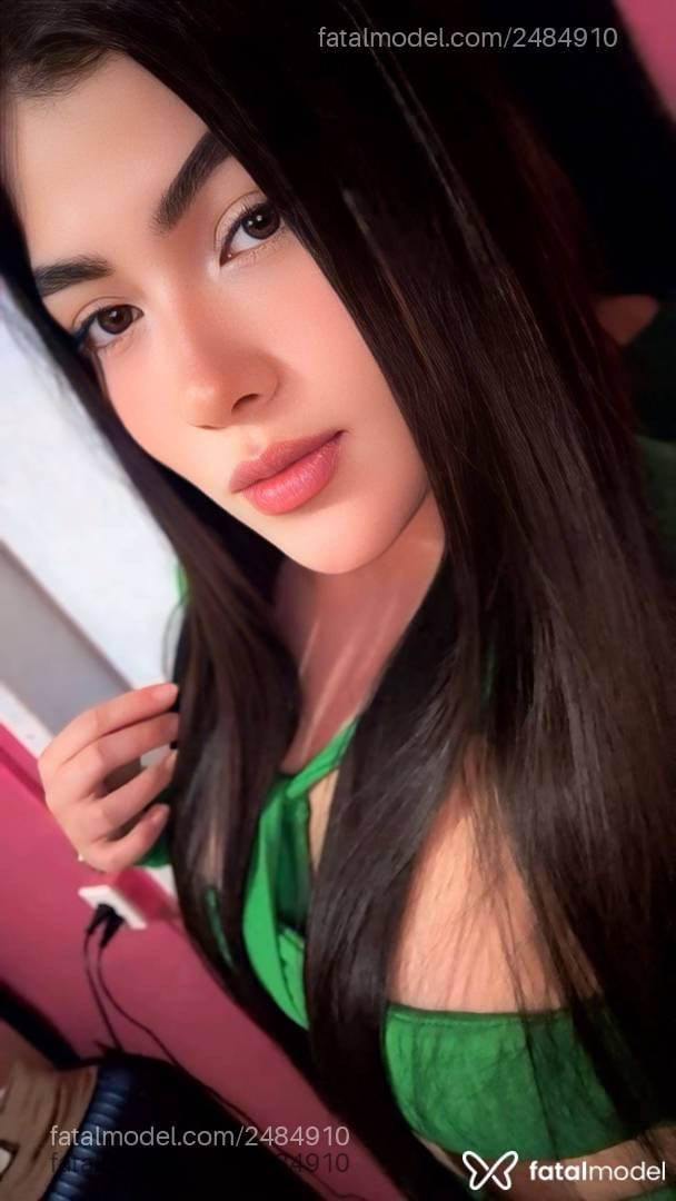 Acompanhante mulher com cabelo castanho de olhos castanhos em Tubarão - Loren Lima
