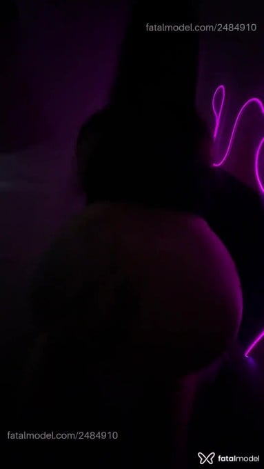 Acompanhante mulher com cabelo castanho de olhos castanhos em Guaramirim Acompanhante mulher com cabelo castanho de olhos castanhos em Guaramirim - Loren Lima
