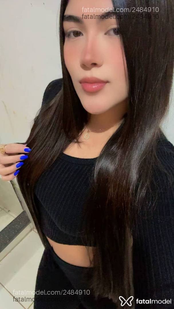 Acompanhante mulher com cabelo castanho de olhos castanhos - Loren Lima
