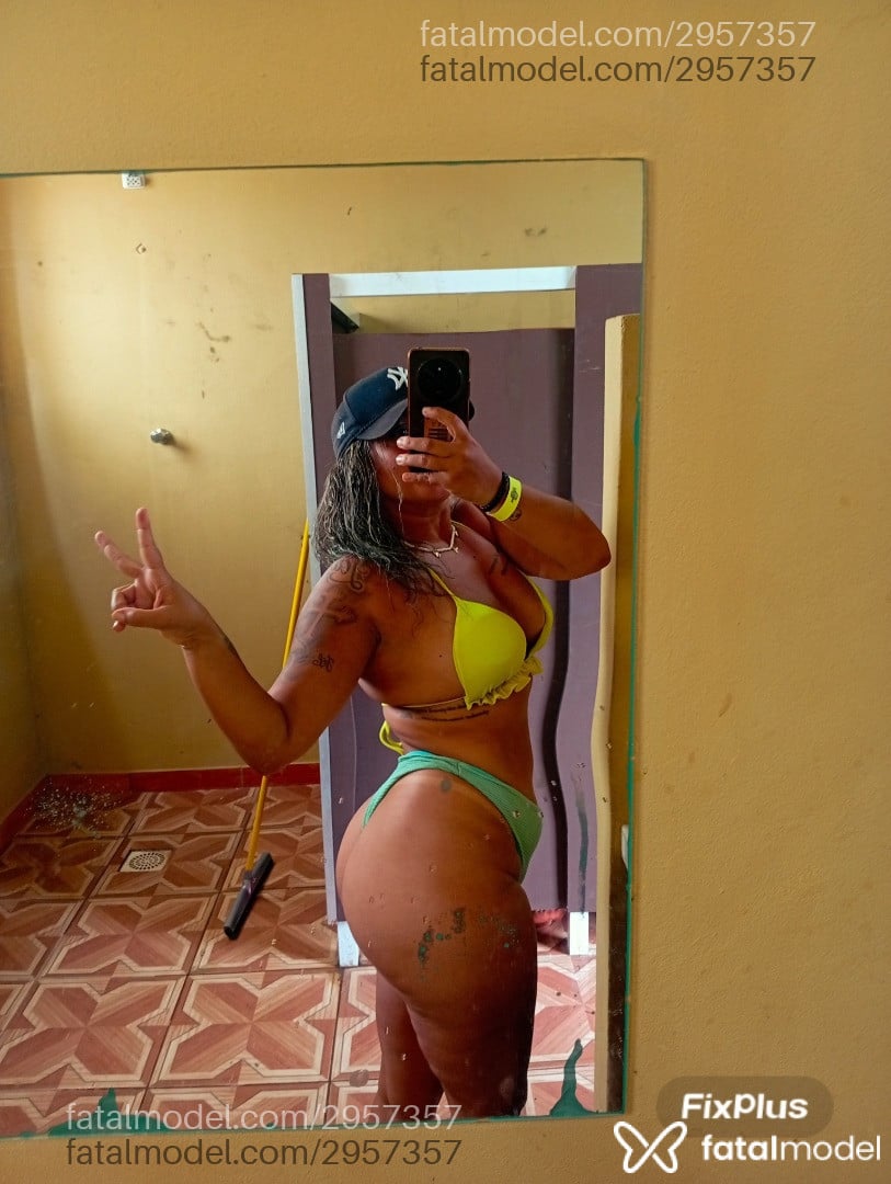 Acompanhante mulher morena (o) de olhos pretos em Virtual Acompanhante mulher morena (o) de olhos pretos em Virtual - Felicia Trindade