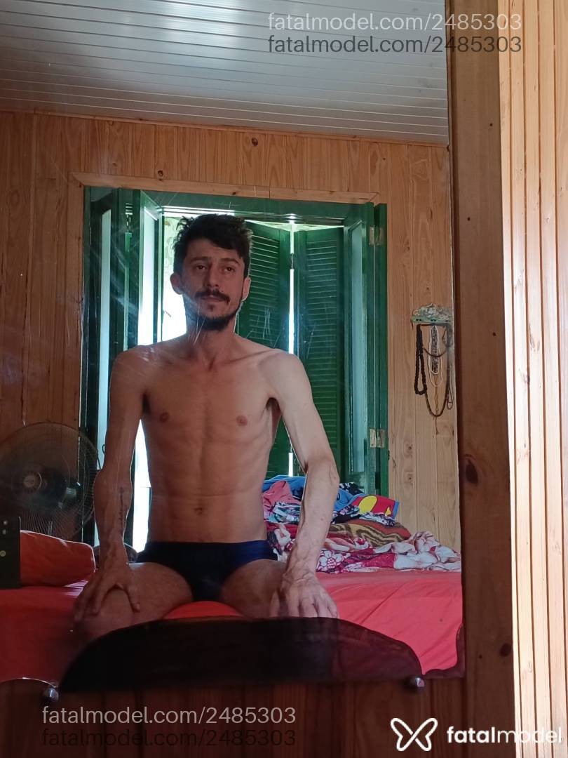 Acompanhante homem com cabelo castanho de olhos pretos em Viamão - Davih