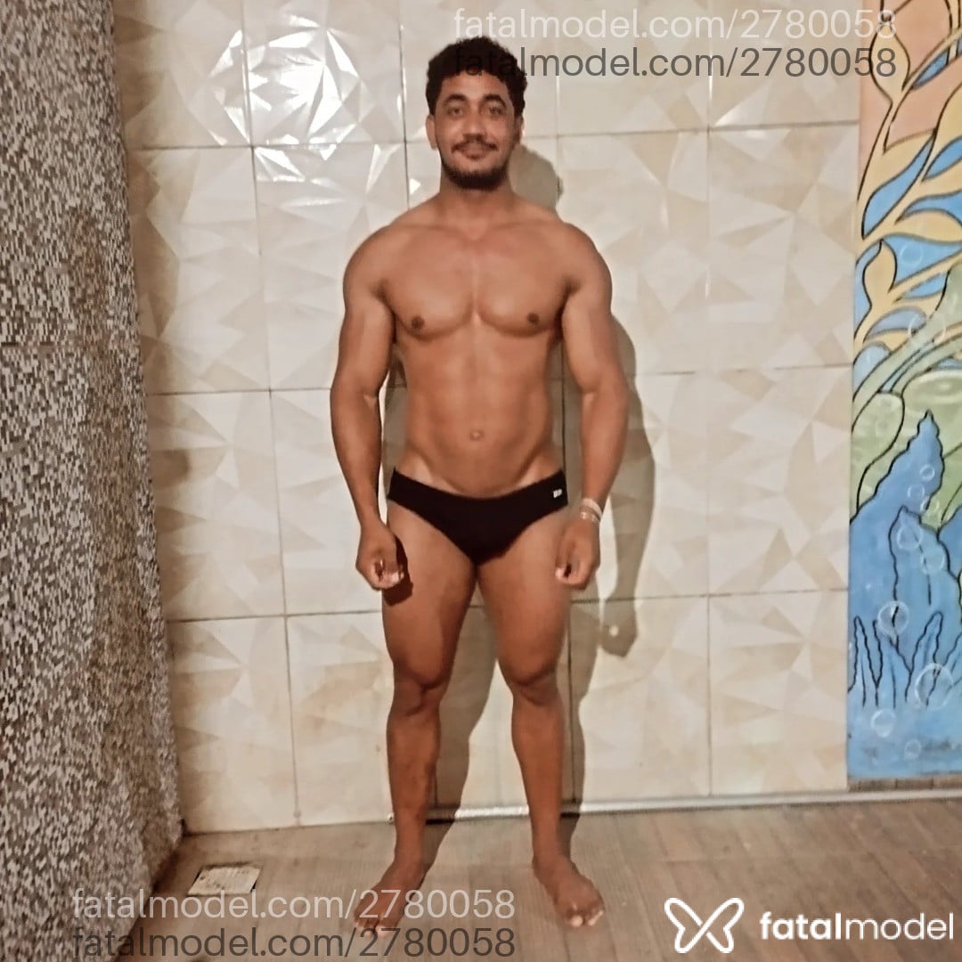 Acompanhante homem morena (o) de olhos castanhos em Curitiba - José En