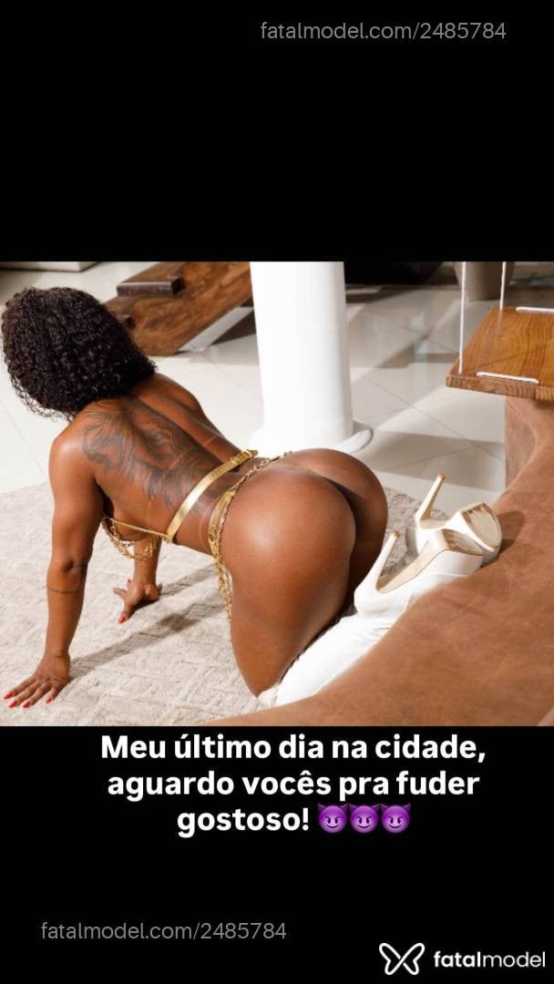 Acompanhante mulher com cabelo castanho de olhos pretos - May Mattos