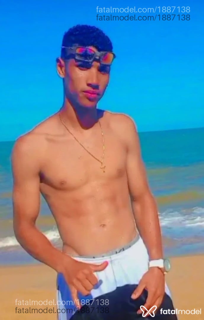 Acompanhante homem morena (o) de olhos mel em Guarapari - Henrique