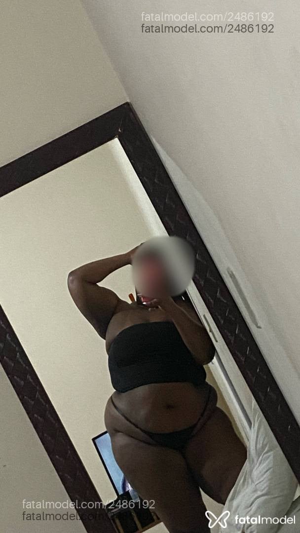 Acompanhante mulher morena (o) de olhos pretos - Bianca Boobom