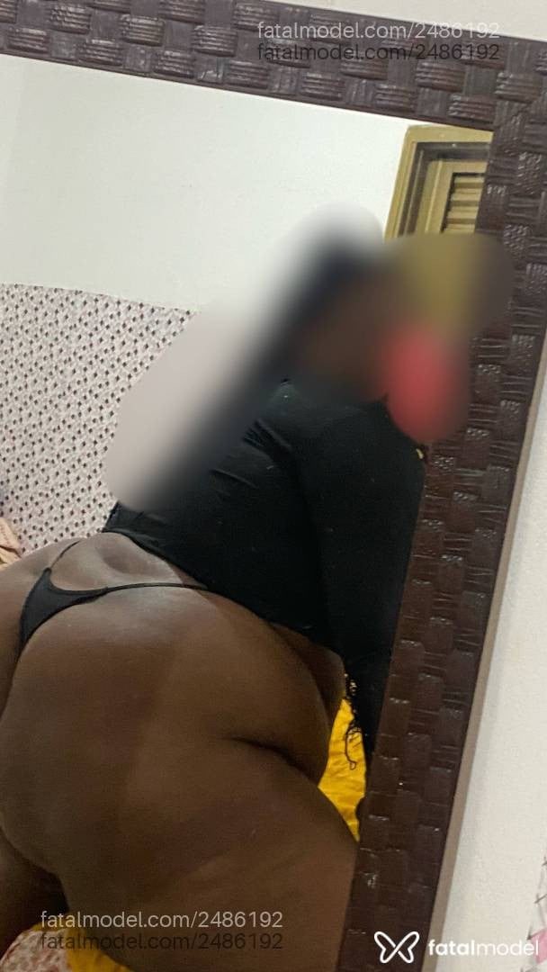 Acompanhante mulher morena (o) de olhos pretos - Bianca Boobom