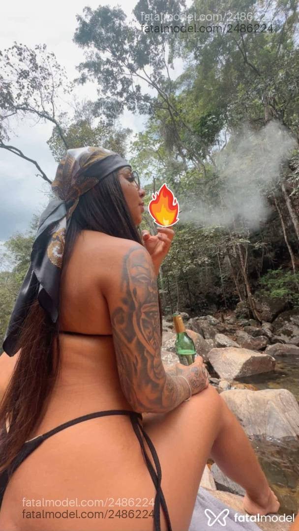 Acompanhante mulher com cabelo castanho de olhos mel - Sofia