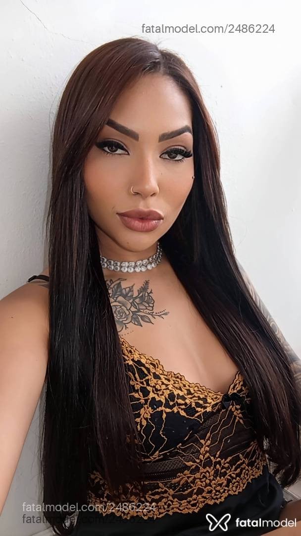 Acompanhante mulher com cabelo castanho de olhos mel - Sofia