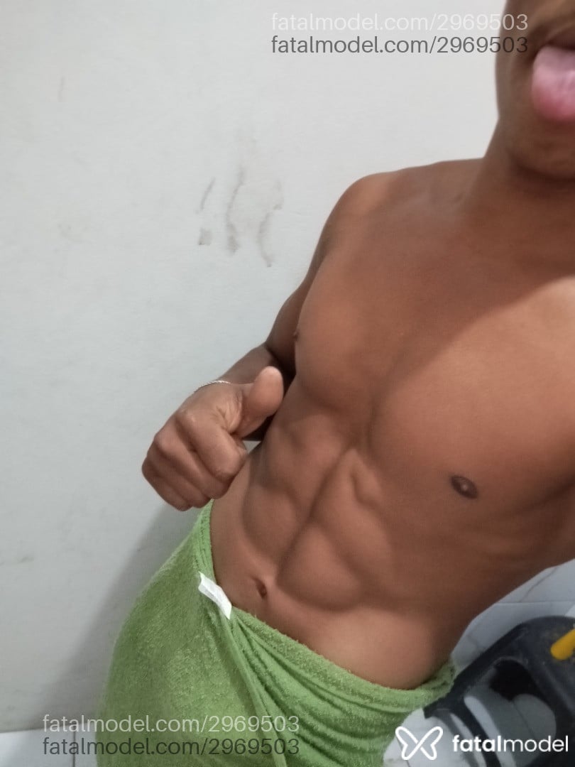 Acompanhante homem com cabelo castanho de olhos castanhos em Sombrio - Marreta Preta