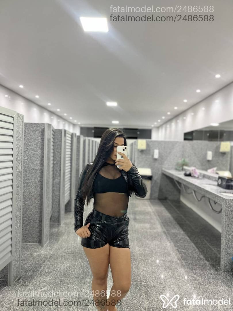 Acompanhante mulher morena (o) de olhos mel - Layss