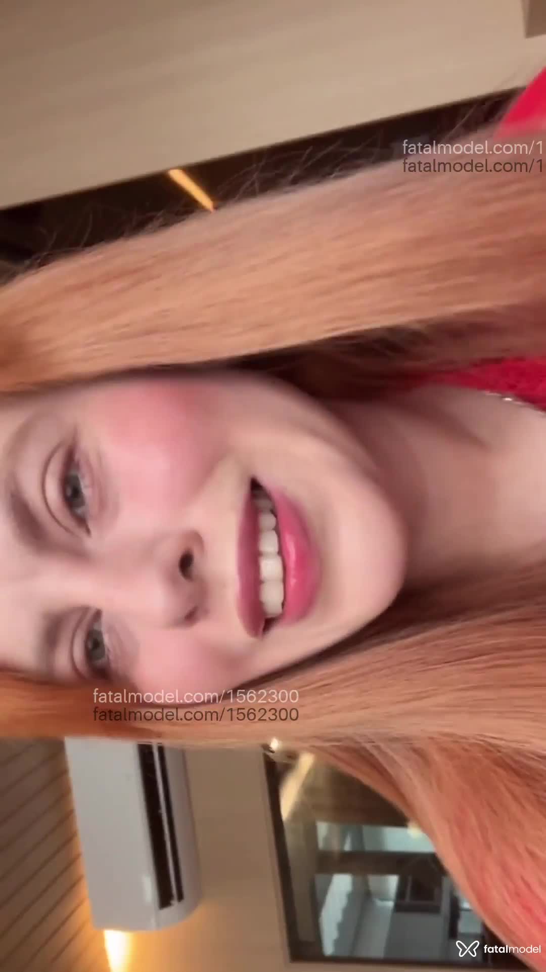 Acompanhante mulher ruiva (o) de olhos verdes em São Paulo - Dafne Spindula