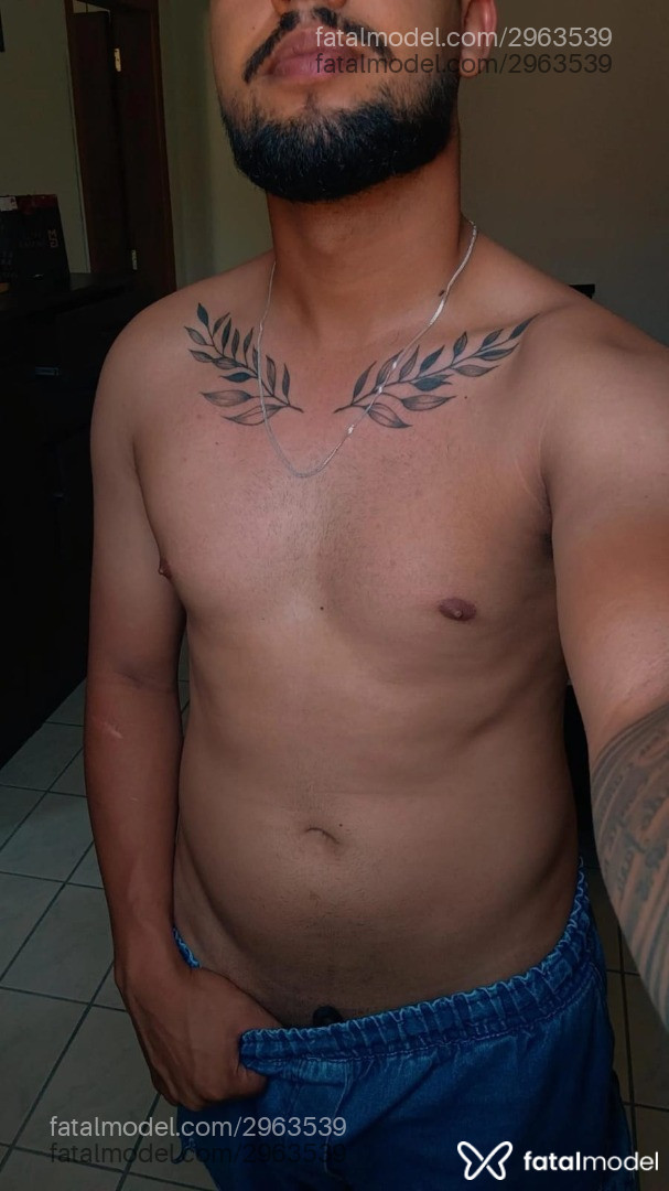 Acompanhante homem com cabelo castanho de olhos pretos em Blumenau - Felipe