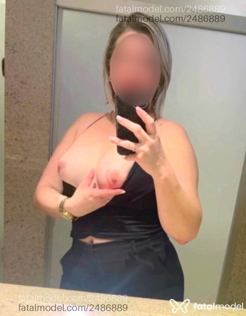 Acompanhante mulher loira (o) de olhos castanhos - Fernanda