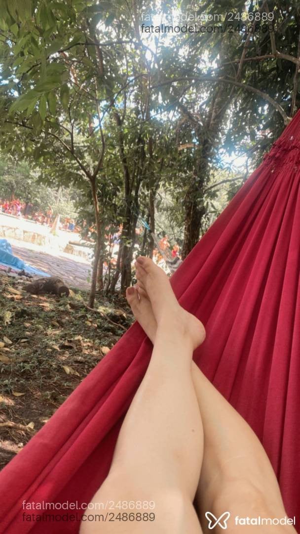 Acompanhante mulher loira (o) de olhos castanhos - Fernanda