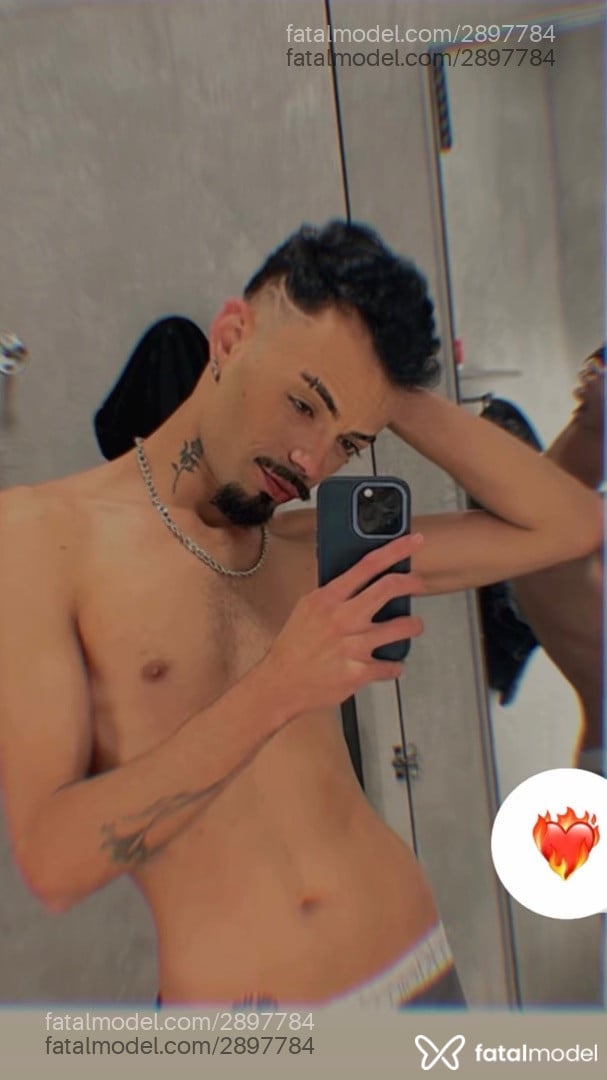Acompanhante homem morena (o) de olhos castanhos em Curitiba - Henrique