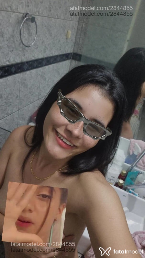 Acompanhante mulher morena (o) de olhos pretos - Isabella