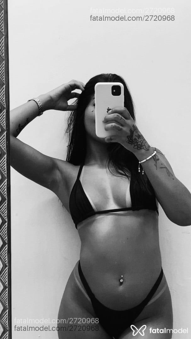 Acompanhante mulher morena (o) de olhos pretos em Vila Velha - Isis Vitória