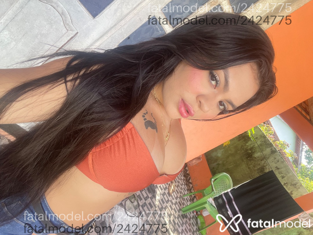 Acompanhante mulher com cabelo castanho de olhos castanhos em Tucumã - Nikaely