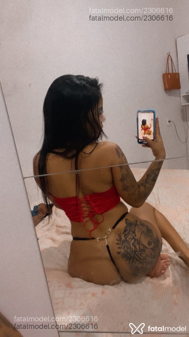 Acompanhante mulher com cabelo castanho de olhos pretos em Campina Grande Acompanhante mulher com cabelo castanho de olhos pretos em Campina Grande - Letícia