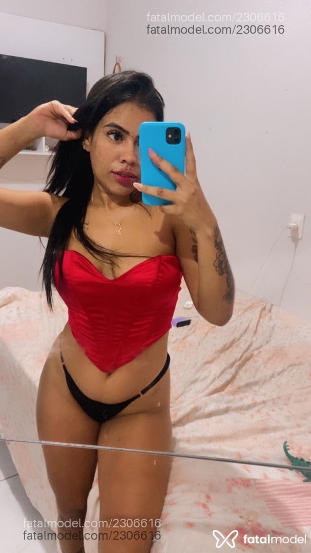 Acompanhante mulher com cabelo castanho de olhos pretos em Campina Grande Acompanhante mulher com cabelo castanho de olhos pretos em Campina Grande - Letícia