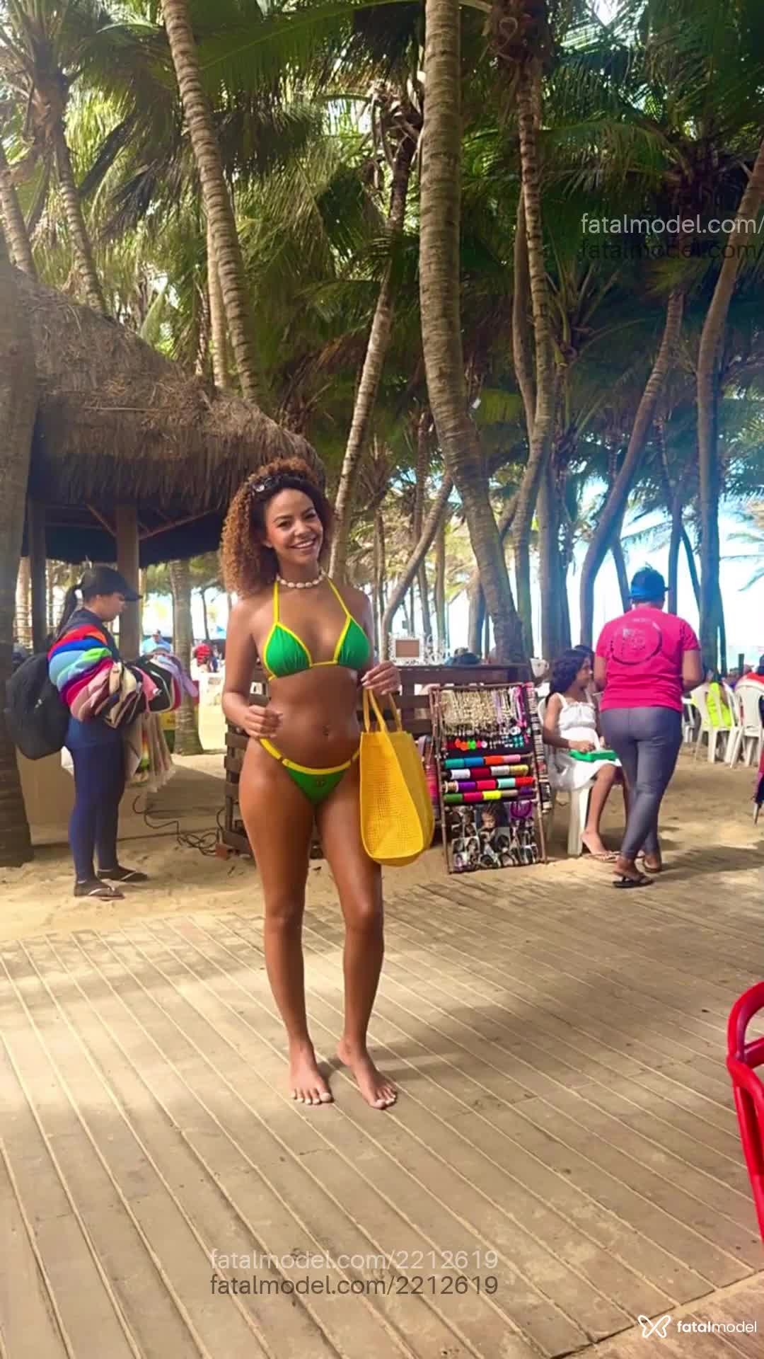 Acompanhante mulher morena (o) de olhos castanhos em Florianópolis - Hagata