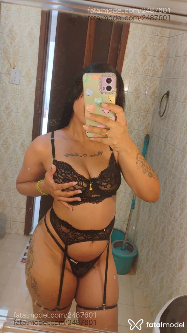 Acompanhante mulher com cabelo castanho de olhos castanhos em Resende - Betina