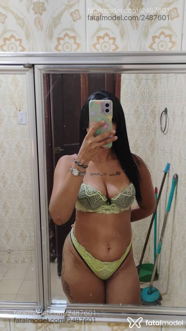 Acompanhante mulher com cabelo castanho de olhos castanhos em Resende - Betina
