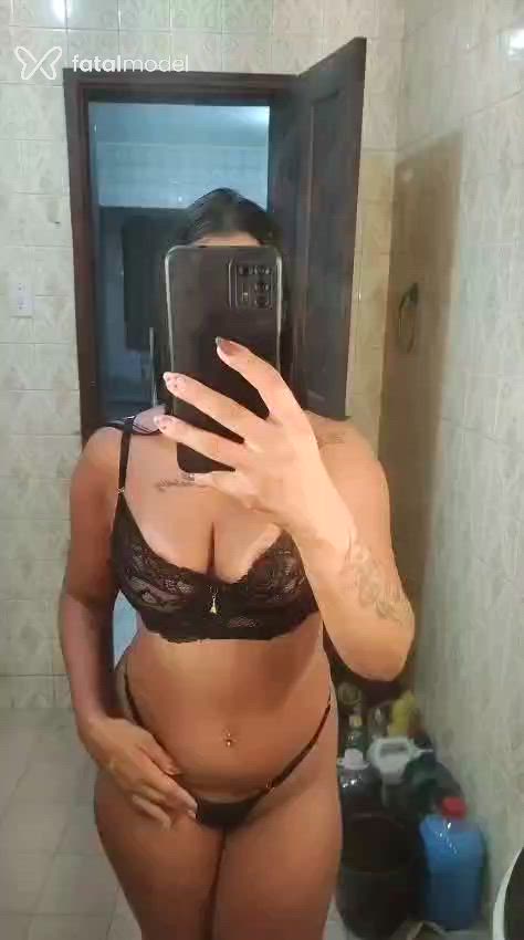 Acompanhante mulher com cabelo castanho de olhos castanhos em Resende Acompanhante mulher com cabelo castanho de olhos castanhos em Resende - Betina