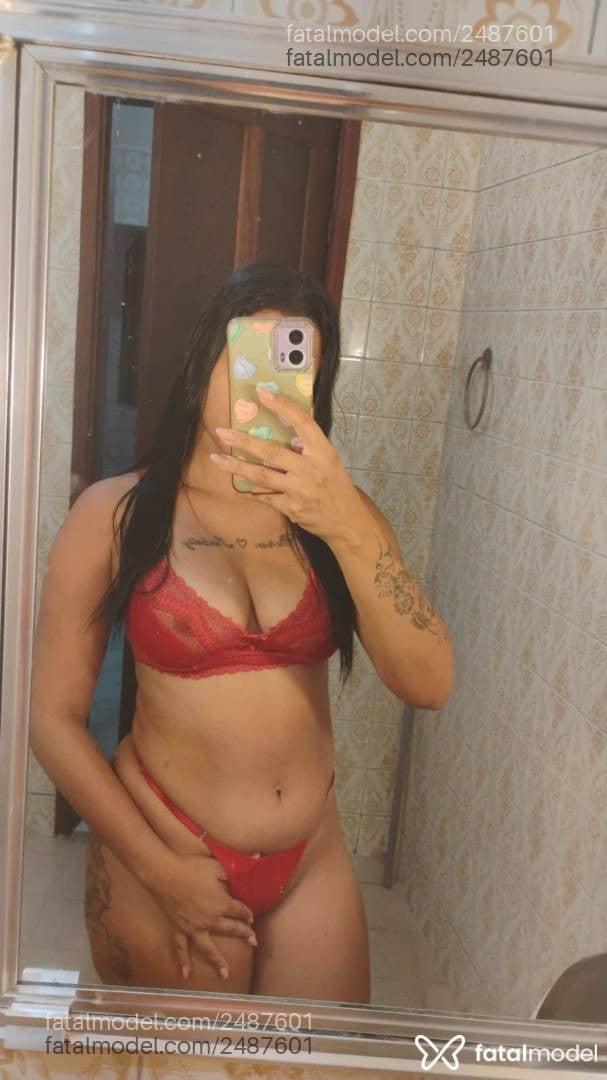 Acompanhante mulher com cabelo castanho de olhos castanhos em Resende - Betina