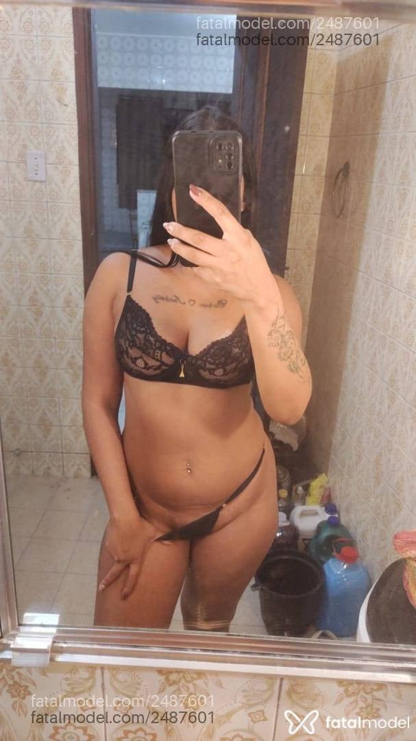 Acompanhante mulher com cabelo castanho de olhos castanhos em Resende - Betina