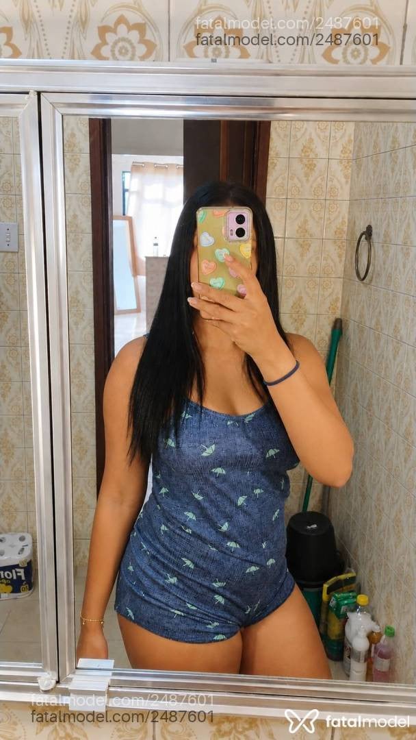 Acompanhante mulher com cabelo castanho de olhos castanhos em Resende - Betina