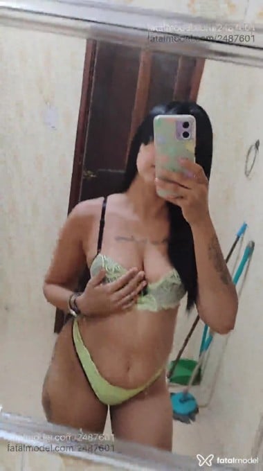 Acompanhante mulher com cabelo castanho de olhos castanhos em Resende - Betina