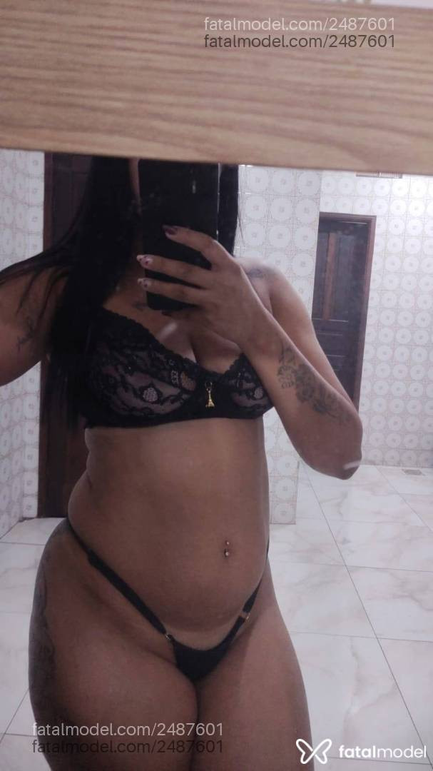 Acompanhante mulher com cabelo castanho de olhos castanhos em Resende - Betina