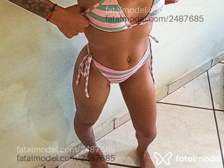 Acompanhante mulher morena (o) de olhos mel - Emilly Acompanhante mulher morena (o) de olhos mel - Emilly