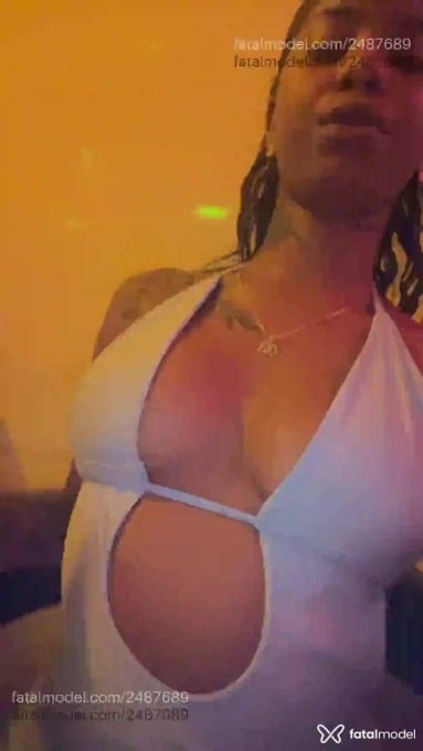 Acompanhante mulher morena (o) de olhos pretos em Ribeirão Preto Acompanhante mulher morena (o) de olhos pretos em Ribeirão Preto - Maria