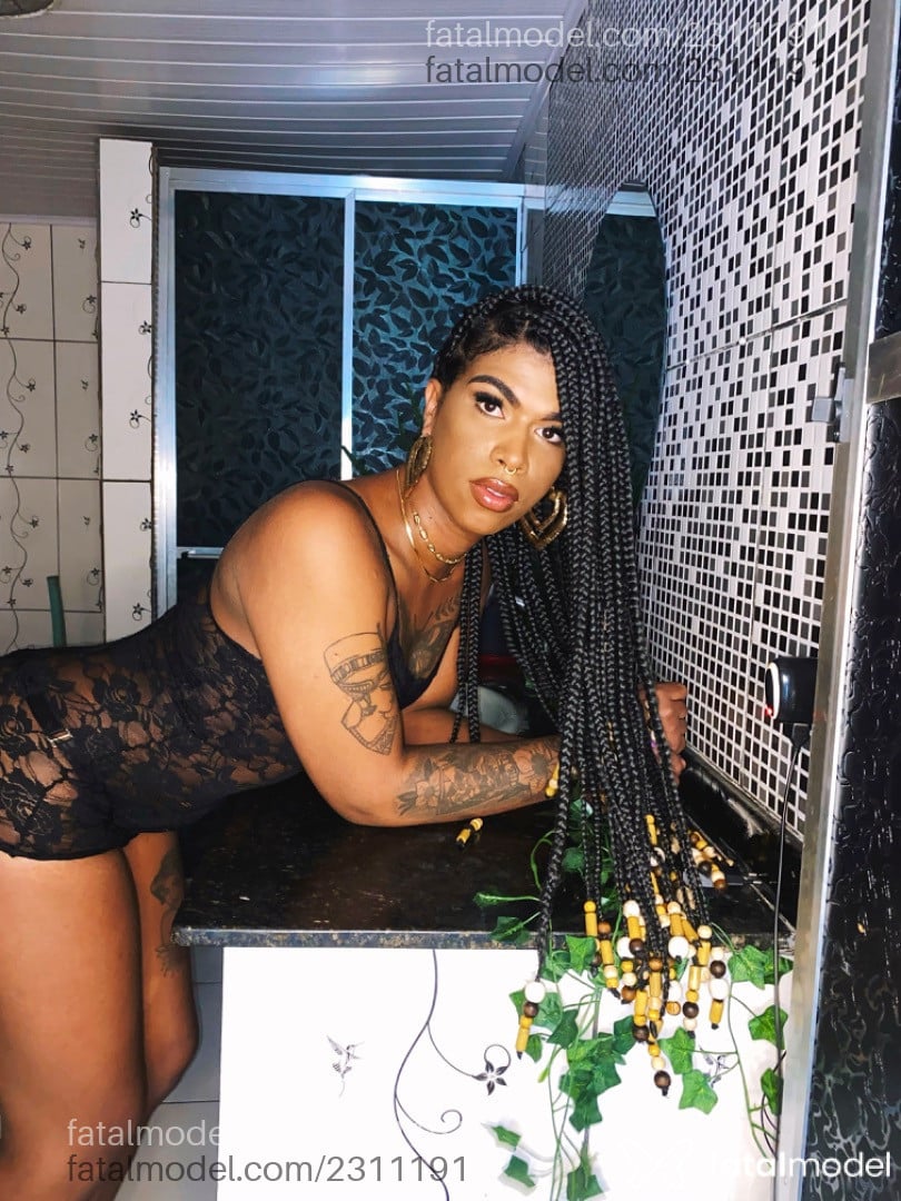 Acompanhante mulher trans com cabelo castanho de olhos castanhos em Nova Iguaçu - Ayla Marinho