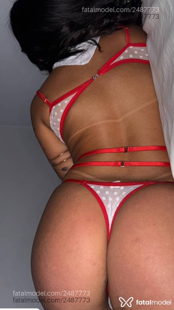 Acompanhante mulher morena (o) de olhos castanhos - Kamila